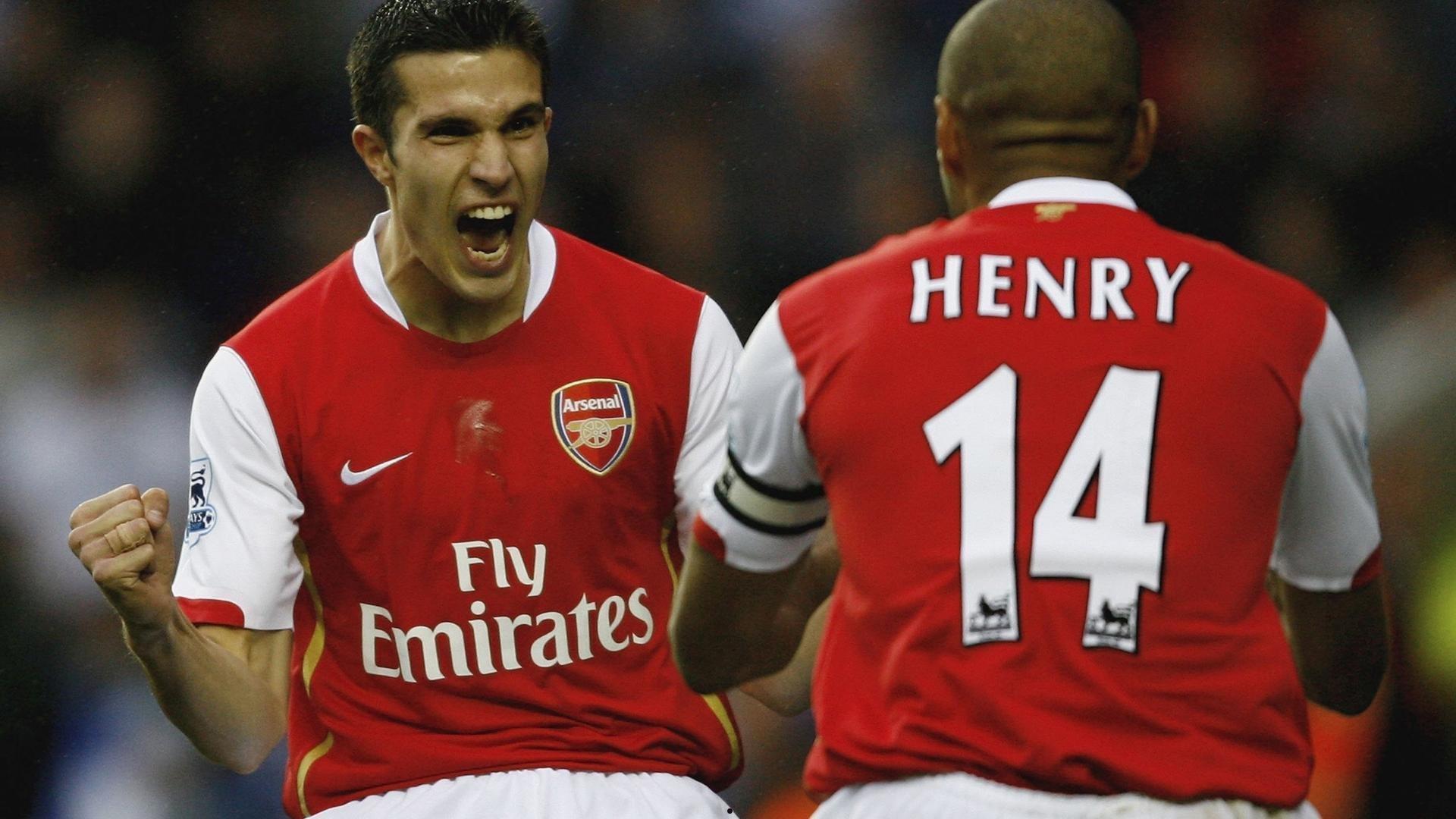 傅亚雨专栏，时代洪流中的足球沉思，该唏嘘的绝非仅是昔日王朝背影