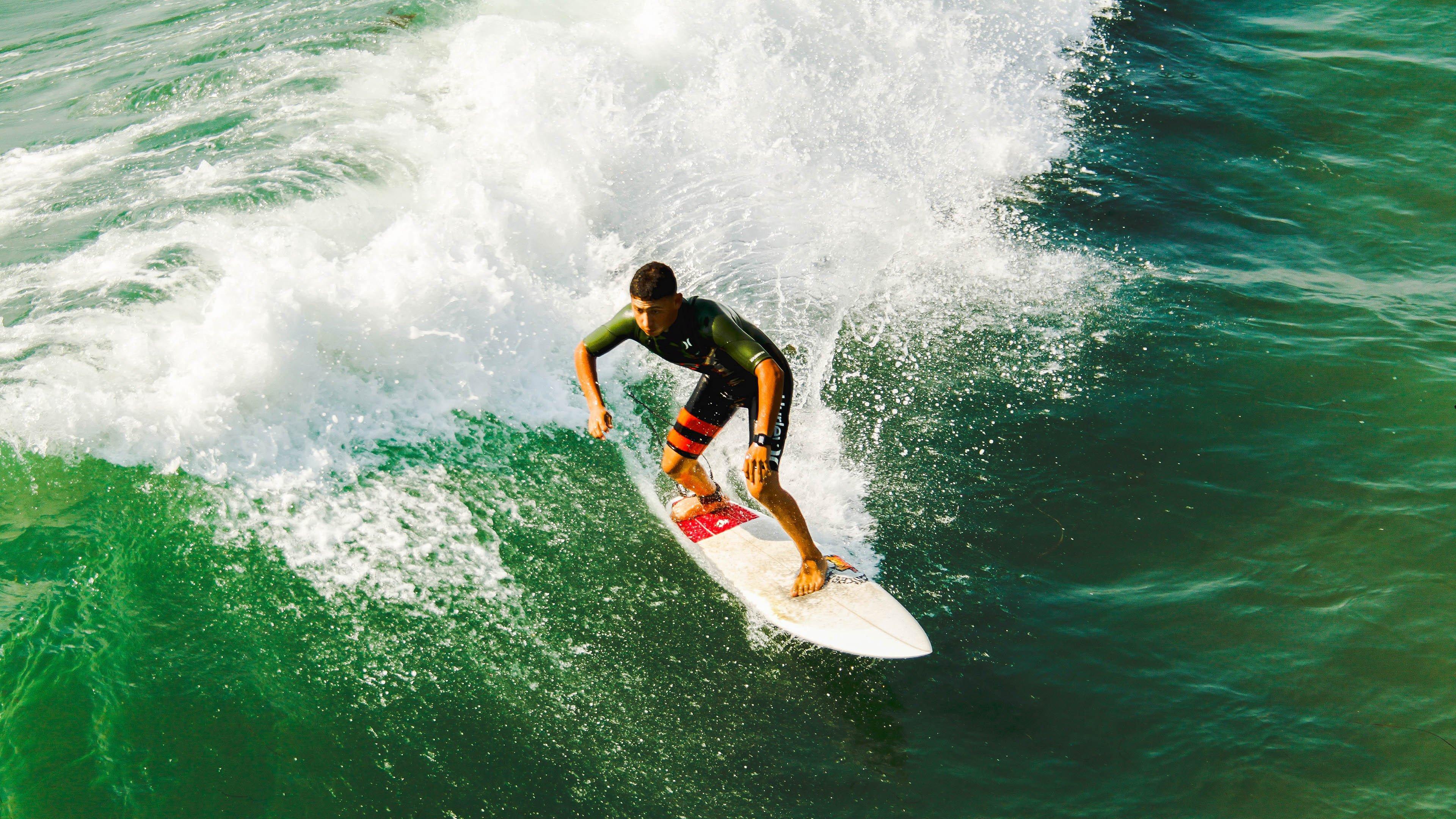 为尝榴莲报名马拉松 女生因速度过慢错失美食引热议